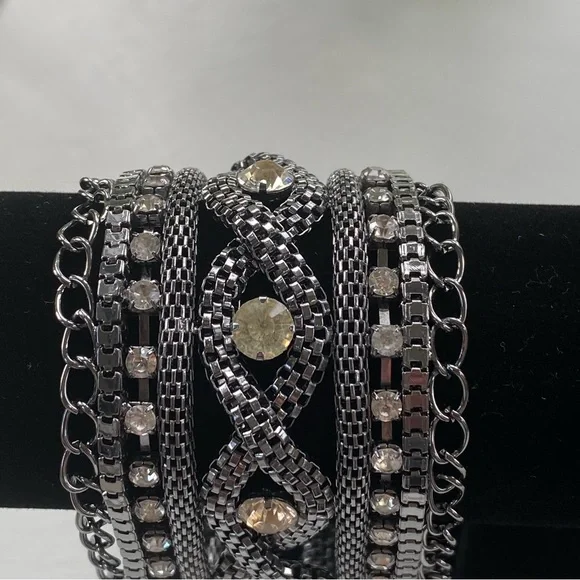 Chain & Rhinestone Bracelet - Picture 8 of 12